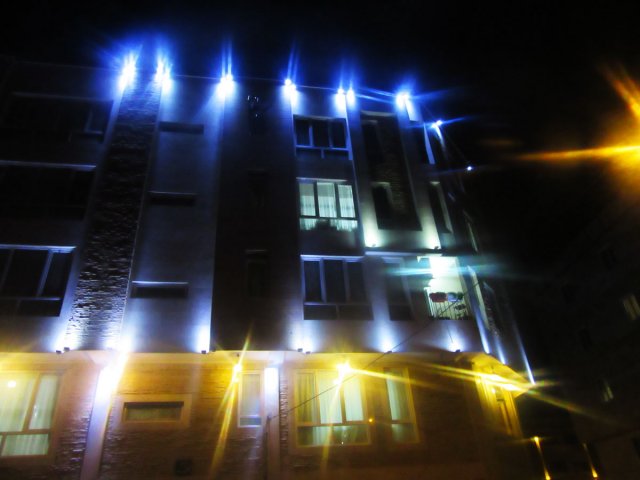 نورپردازی نمای ساختمان